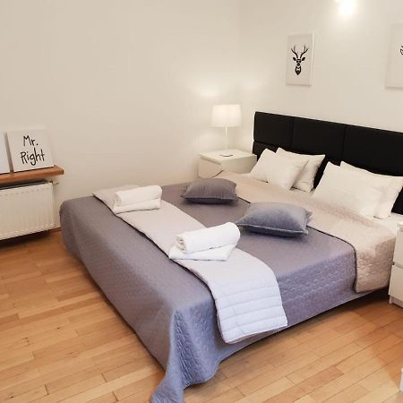 Golden Apartments With Lift - Old Town Krakow Ngoại thất bức ảnh