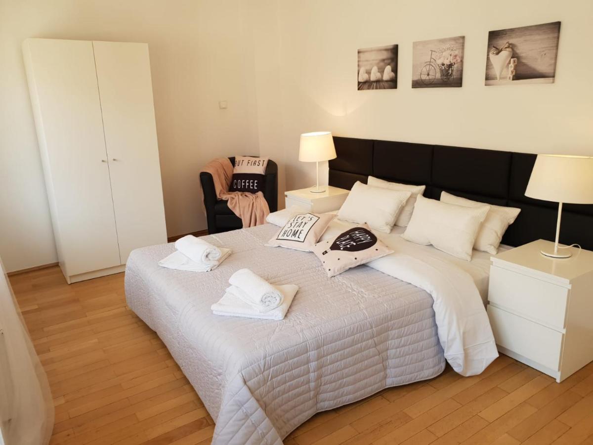Golden Apartments With Lift - Old Town Krakow Ngoại thất bức ảnh