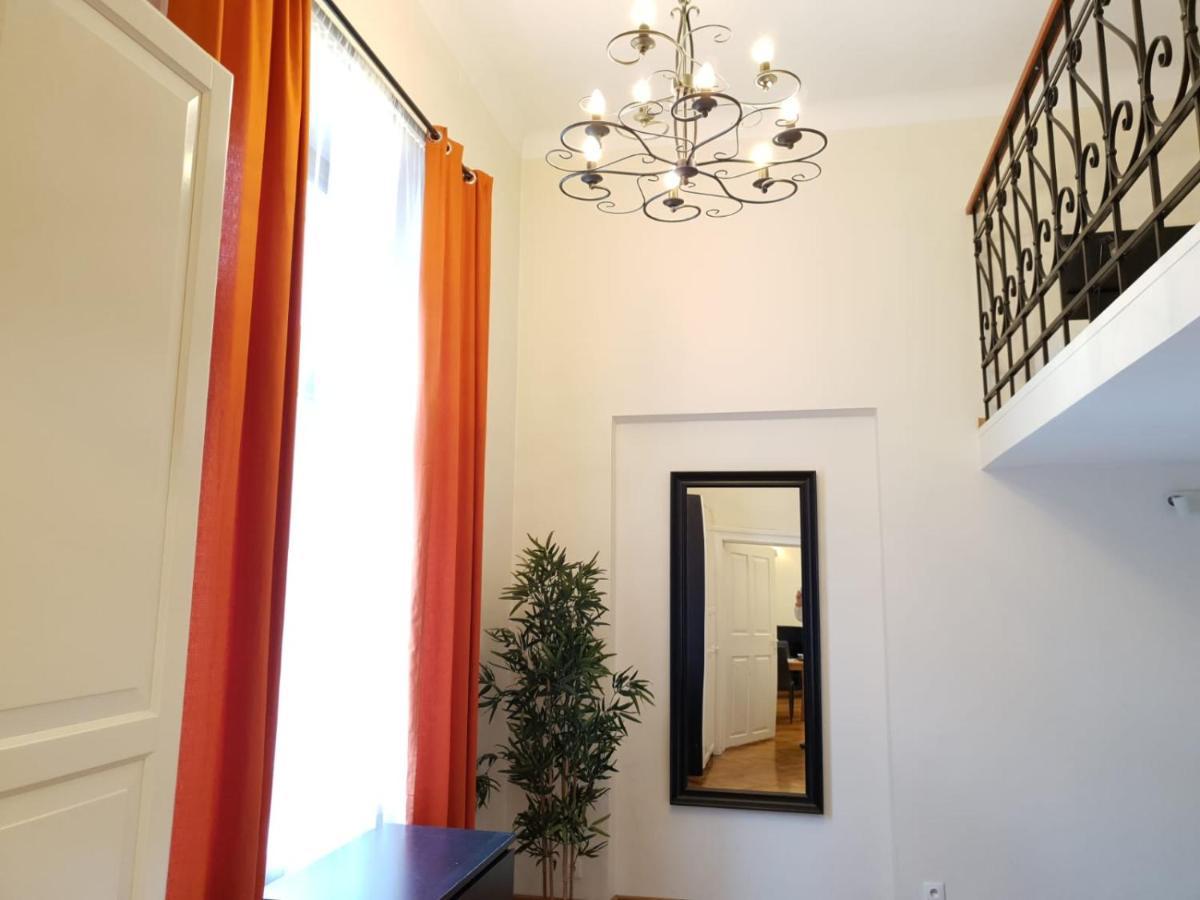 Golden Apartments With Lift - Old Town Krakow Ngoại thất bức ảnh