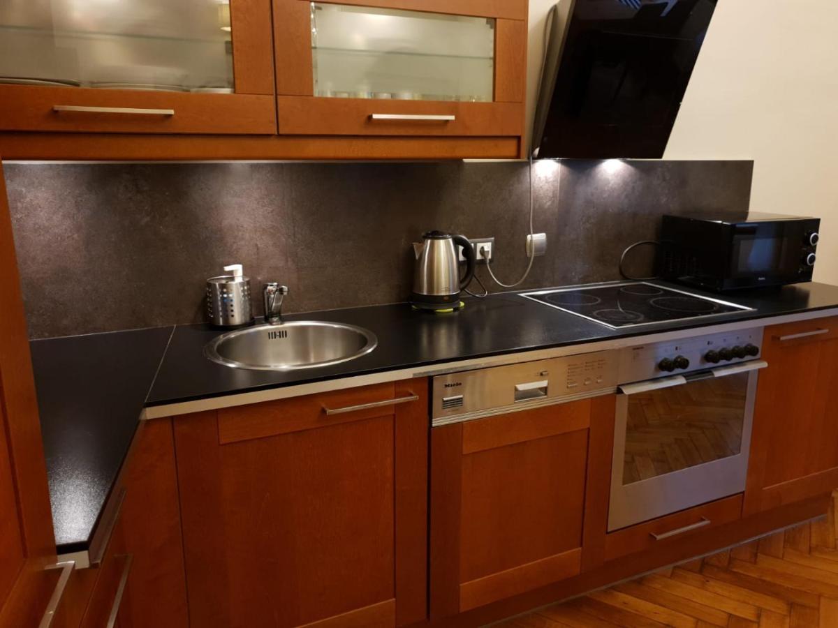 Golden Apartments With Lift - Old Town Krakow Ngoại thất bức ảnh