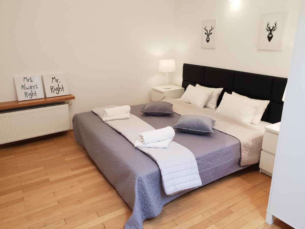 Golden Apartments With Lift - Old Town Krakow Ngoại thất bức ảnh
