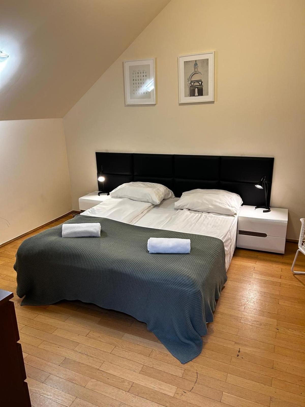 Golden Apartments With Lift - Old Town Krakow Ngoại thất bức ảnh