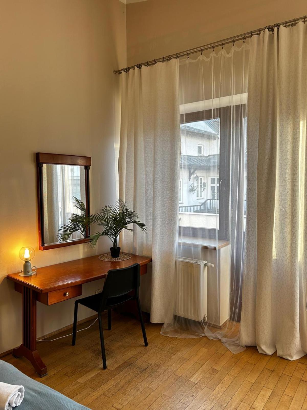 Golden Apartments With Lift - Old Town Krakow Ngoại thất bức ảnh