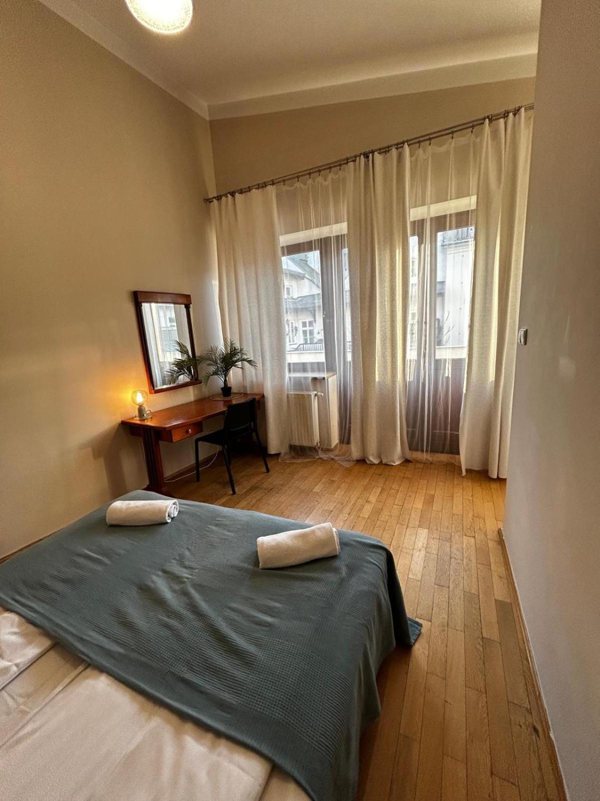Golden Apartments With Lift - Old Town Krakow Ngoại thất bức ảnh