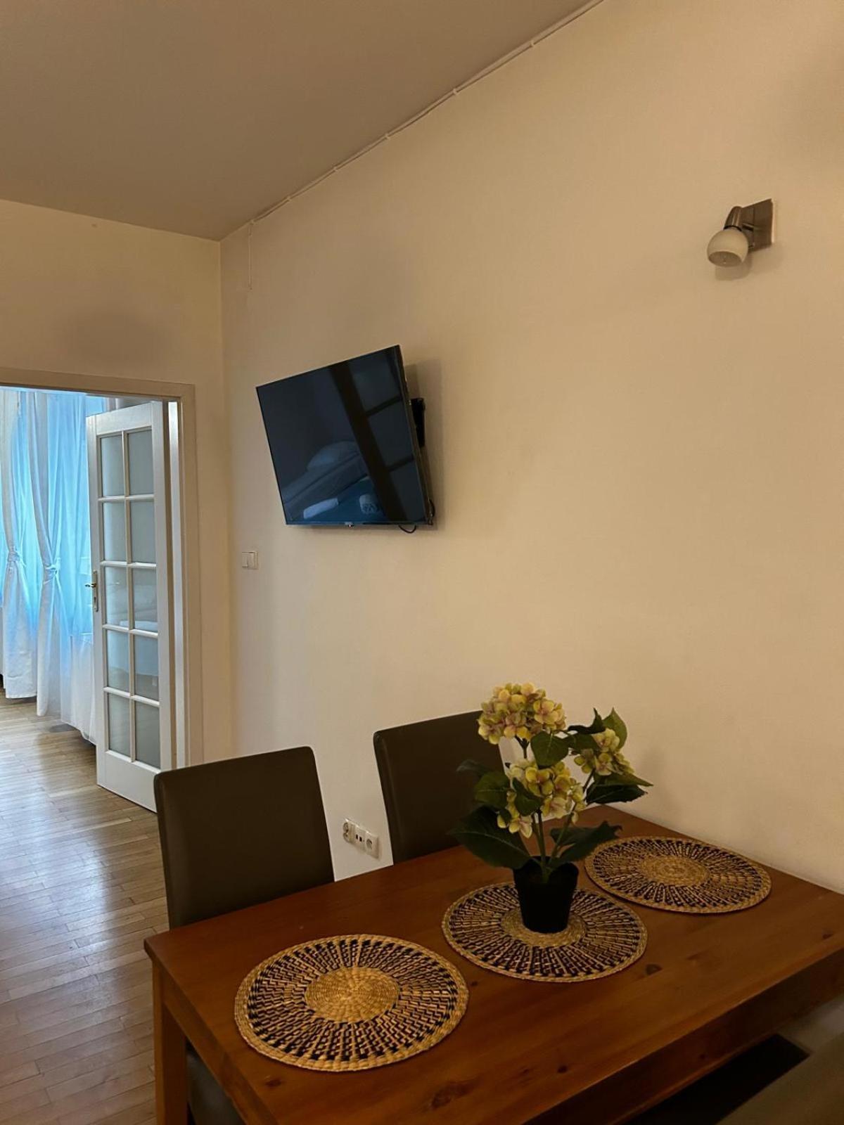 Golden Apartments With Lift - Old Town Krakow Ngoại thất bức ảnh
