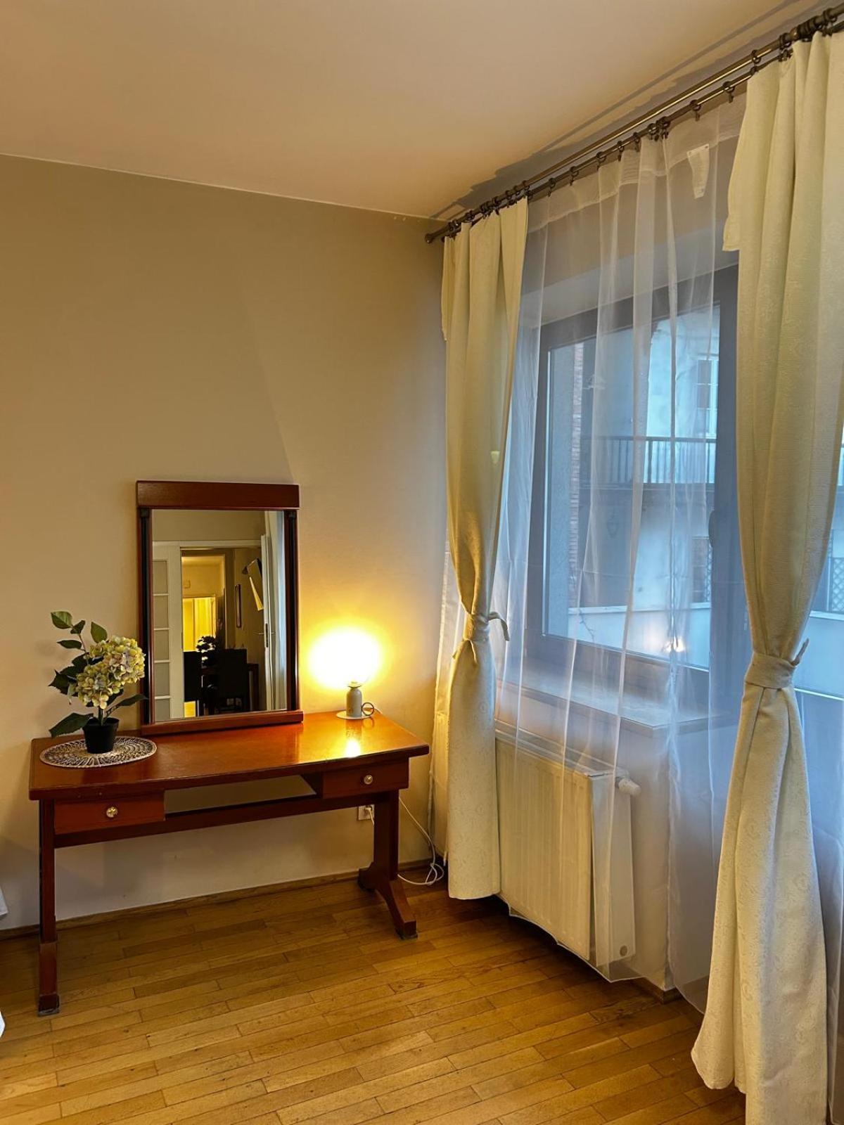 Golden Apartments With Lift - Old Town Krakow Ngoại thất bức ảnh