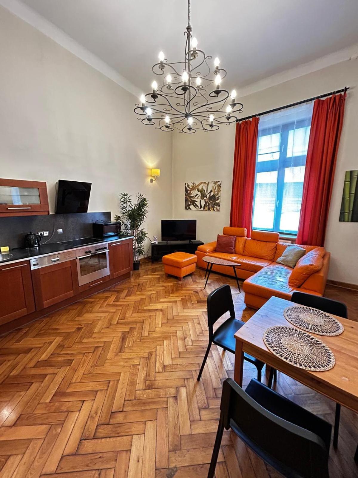 Golden Apartments With Lift - Old Town Krakow Ngoại thất bức ảnh