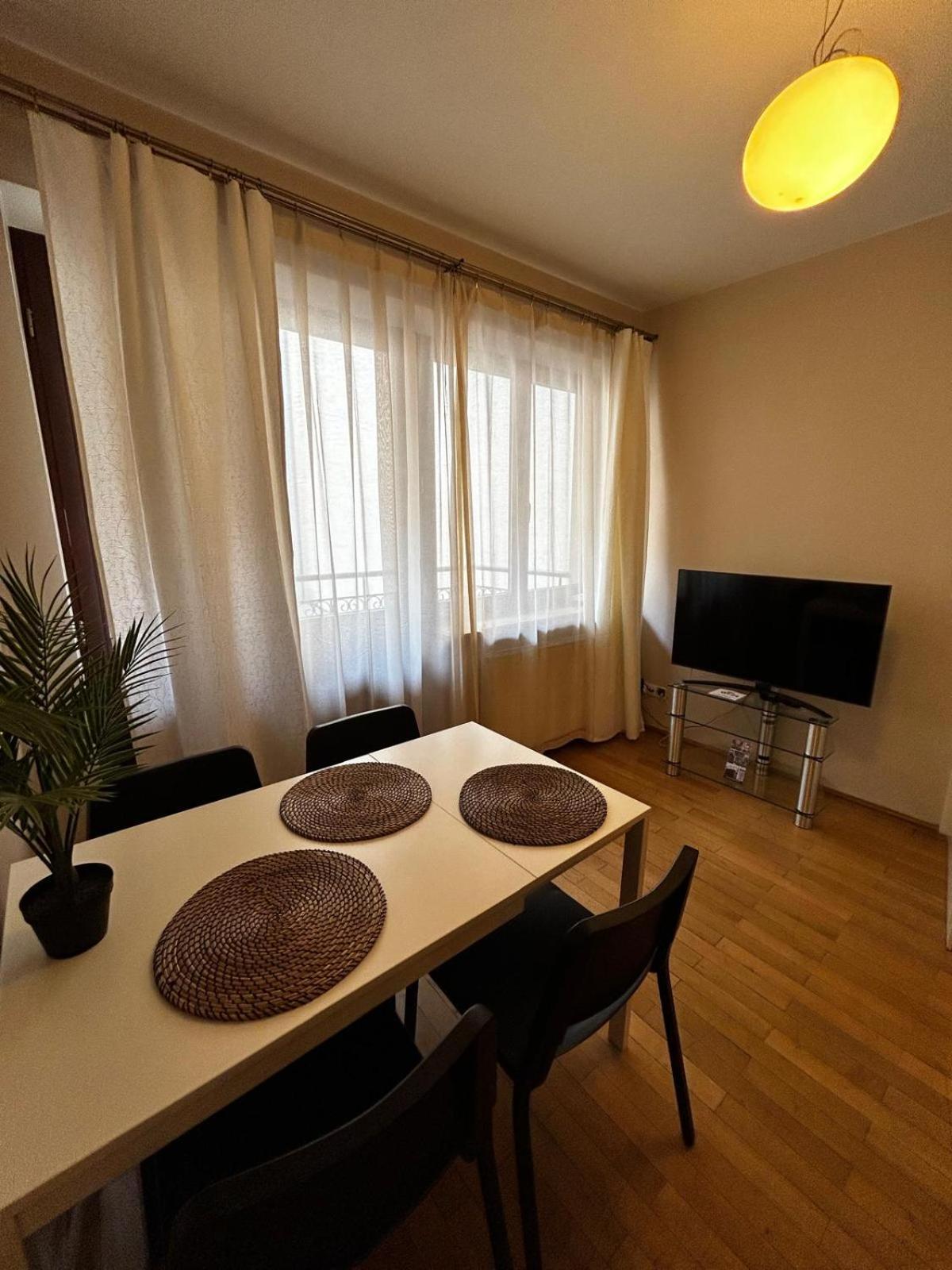 Golden Apartments With Lift - Old Town Krakow Ngoại thất bức ảnh